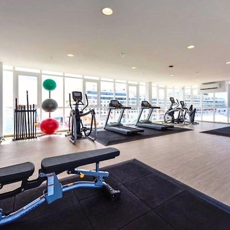Stylish Luxury Condo, Central Location, Ocean View, Pool, Gym اورانجستاد المظهر الخارجي الصورة