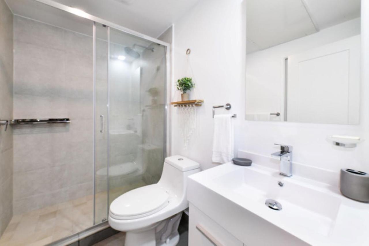 Stylish Luxury Condo, Central Location, Ocean View, Pool, Gym اورانجستاد المظهر الخارجي الصورة