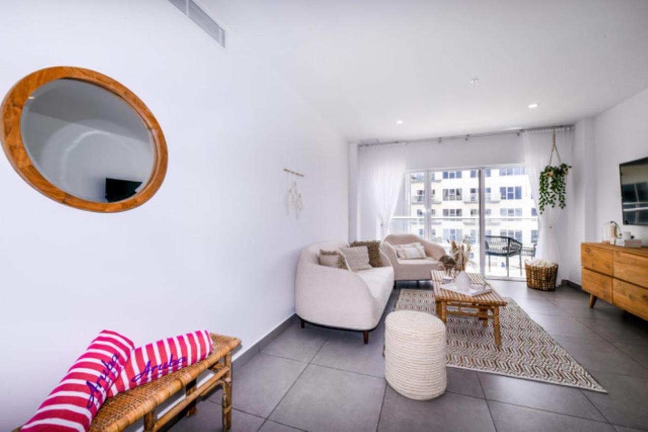 Stylish Luxury Condo, Central Location, Ocean View, Pool, Gym اورانجستاد المظهر الخارجي الصورة