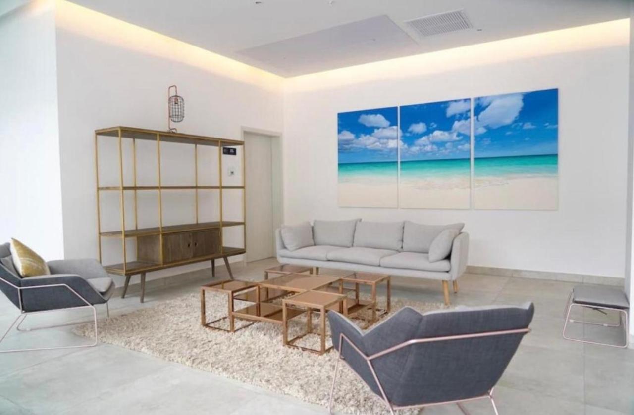 Stylish Luxury Condo, Central Location, Ocean View, Pool, Gym اورانجستاد المظهر الخارجي الصورة