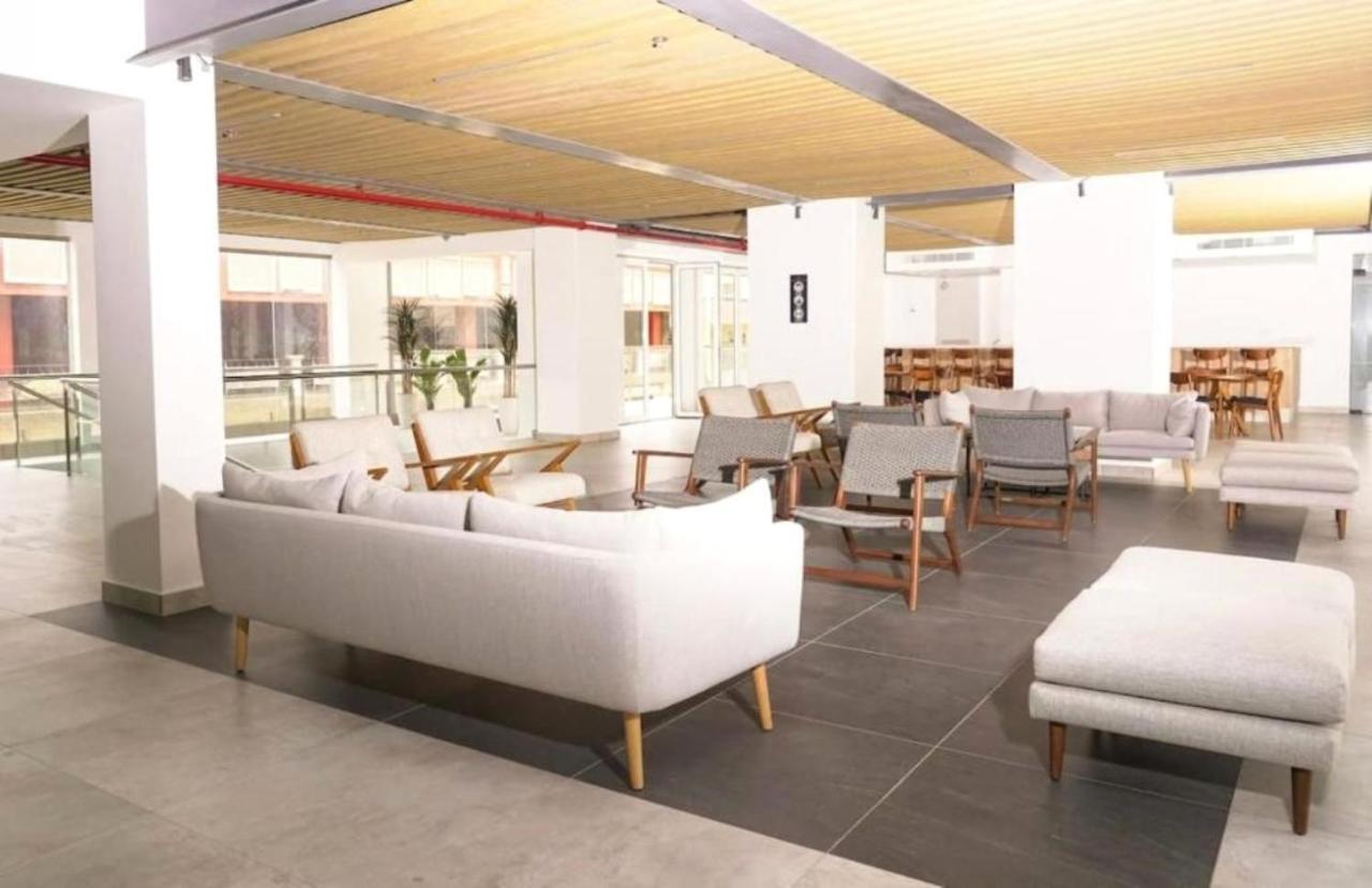 Stylish Luxury Condo, Central Location, Ocean View, Pool, Gym اورانجستاد المظهر الخارجي الصورة