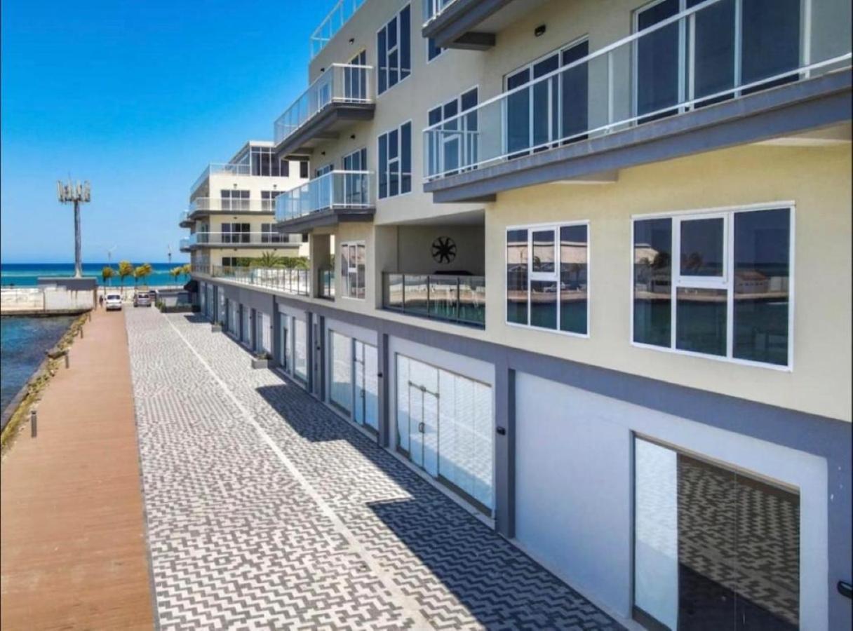 Stylish Luxury Condo, Central Location, Ocean View, Pool, Gym اورانجستاد المظهر الخارجي الصورة